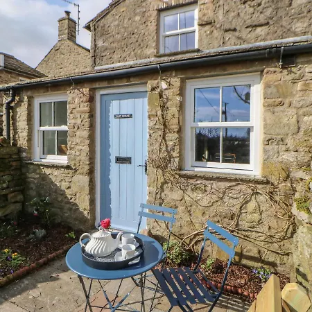 East House 아파트